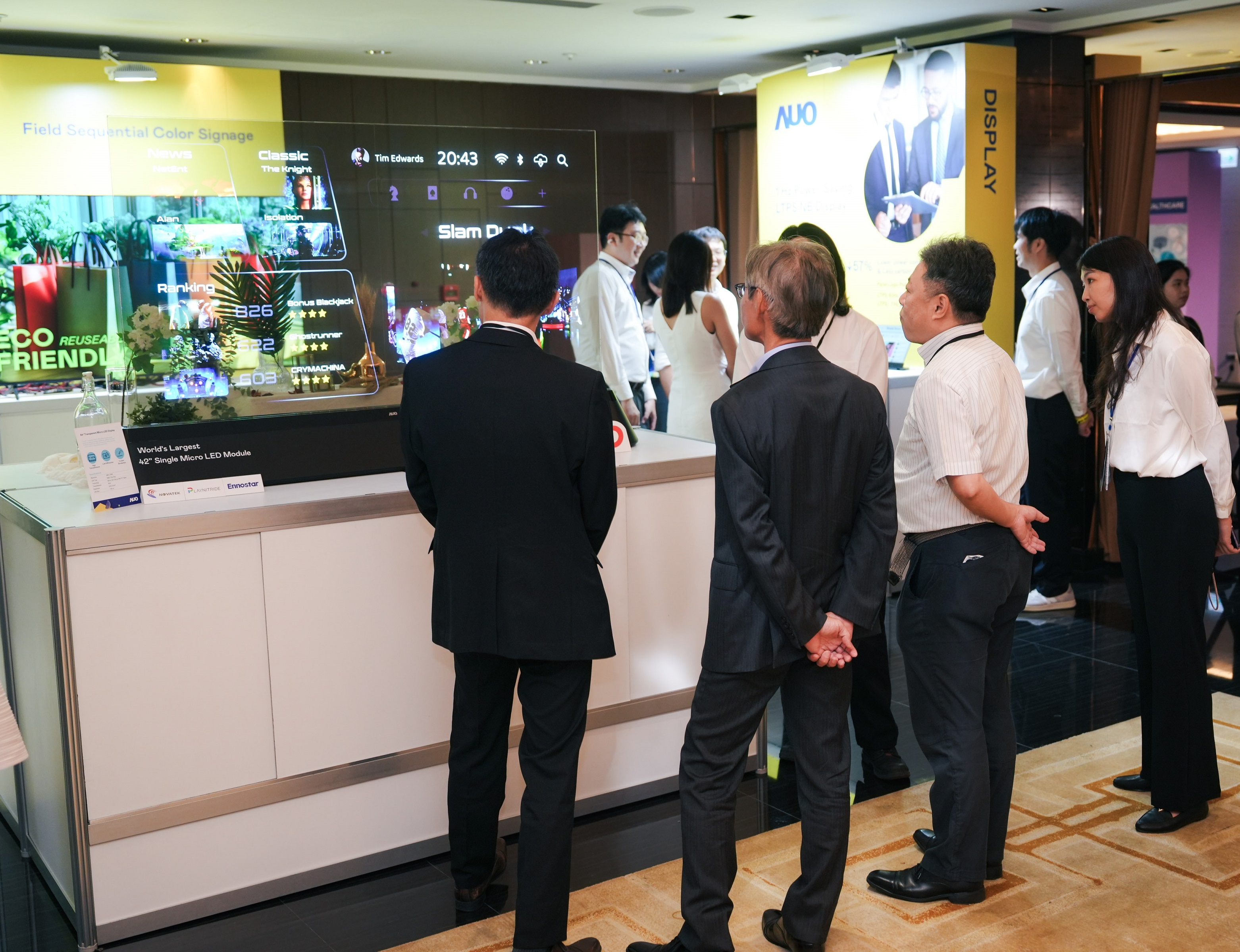 現場亦規劃多項技術產品展示，涵蓋材料、設計到系統整合，讓與會夥伴見證友達技術深度與前瞻視野帶來的共創可能性