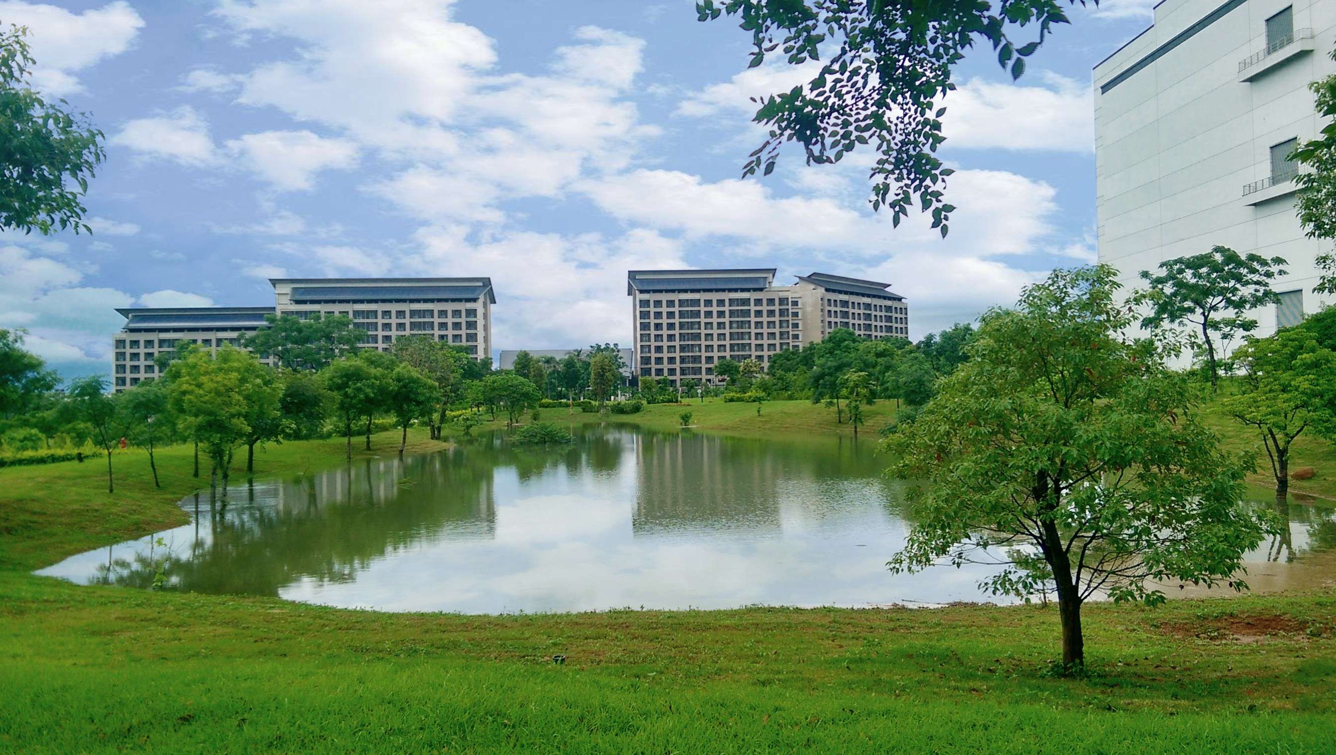 AUO received global leadership recognition with a Double “A” rating from CDP for Climate Change and Water Security. Through the TNFD framework, AUO strengthens climate resilience by assessing and mitigating natural impacts across its operations.