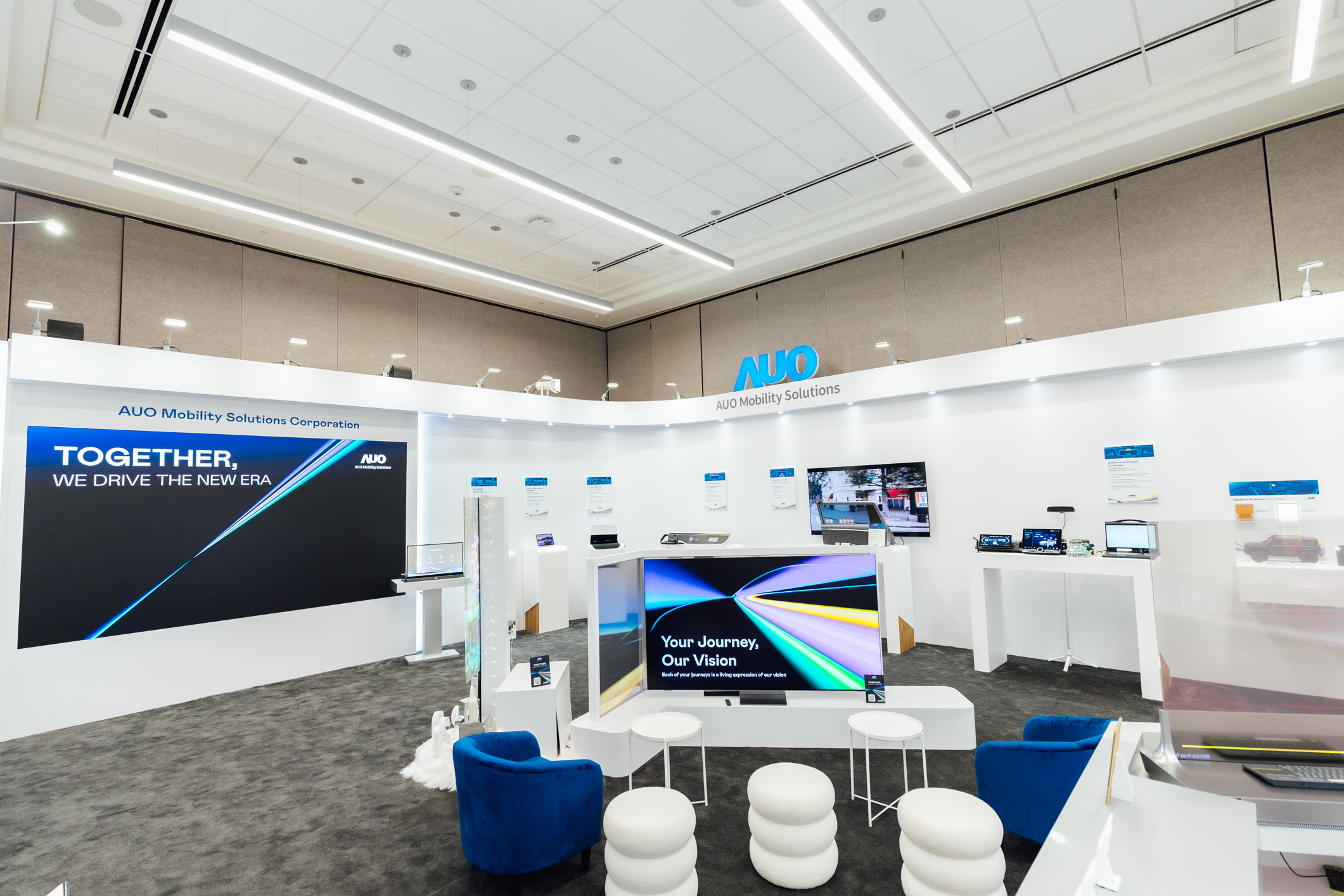 友達智慧移動在AI與軟體定義汽車的演進下，重新定義顯示人機互動，致力與產業客戶合作共創，打造具差異化、功能擴展彈性的未來座艙體驗。